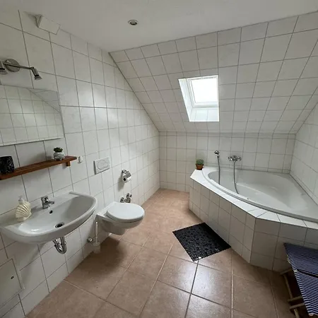 Emilia Apartment *